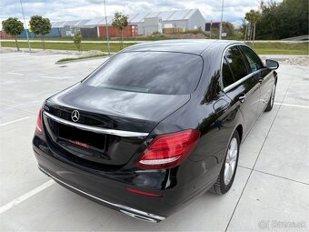 Mercedes-Benz E220d Sedan - 6