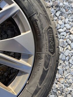 Komplety Good Year Ultra Grip 215/60R/16 99H - 6