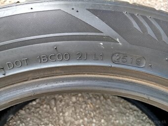 Predám zimné pneumatiky Laufenn 225/55 R18 - 6