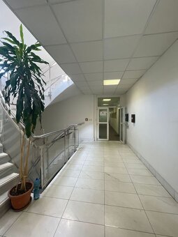 Kancelárie v centre Komárna na PRENÁJOM - 6