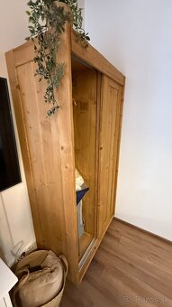 Masívna drevená skriňa - 6