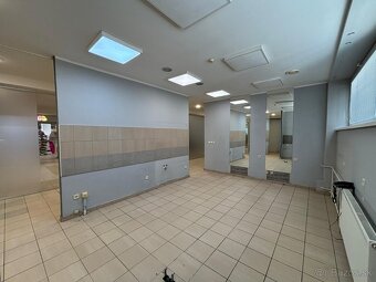 Prenájom obchodného priestoru v OD Prior v širšom centre PP - 6