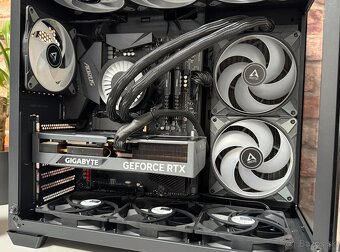 Ryzen 7 5800X3D\32GB\RTX 4070\SSD\850W Zdroj - 6