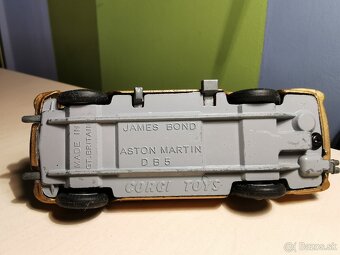 Corgi toys Aston Martin DB4 James Bond 2 - 6