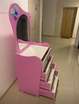 Písací stôl a iný nábytok pre teenagerov, zn. Cilek - 6