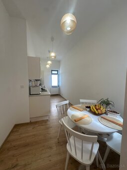 Na prenájom3 izbový tehlový byt v centre - Voľný ihned - 6