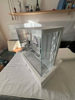 Pc skrinka NZXT H9 flow - 6