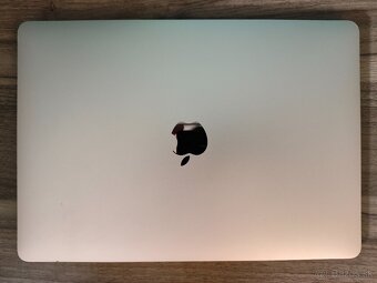 MacBook Air 2020 | i5 • 8GB • 512GB SSD - 6
