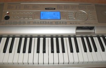 Yamaha Portable Grand DGX 300 (rozsah 6,5 oktávy) - 6