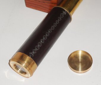 Monokulárny mosadzný ďalekohľad. - 6