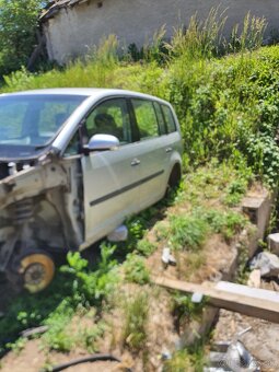 Volkswagen Touran - 6