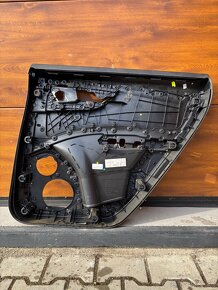Ľavý predný pravý a ľavý zadný tapacír Audi Q8 (19-25) - 6