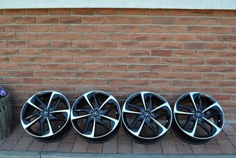 5x114,3 R17 Hlinikove disky Original Lexus CT - 6