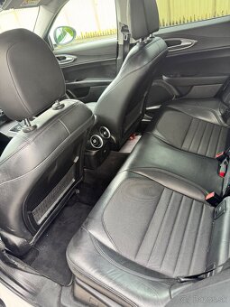 Alfa Romeo Giulia 2.2 JTD 132 kW - 6