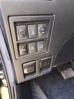 Toyota Hilux 2,4d 4x4 Slovenské 1.majitel - 6