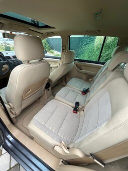 VW Touran 2.0 TDi - 6
