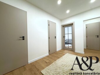 LUXUSNÝ 3 IZBOVÝ BYT V CENTRE MESTA, 68M2, NÁM. OSLOBODENIA, - 6