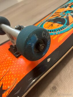 predám kvalitne vyskladaný skateboard - 6