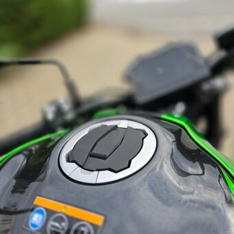 Kawasaki Z900 2026 zelená - 6
