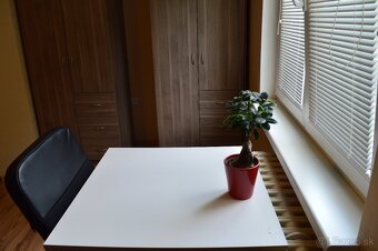Samostatná izba v 4 izbovom byte Ružinov - 6