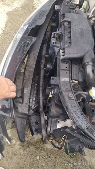 HYUNDAI I 30 1,4 benzín 2012 - 6