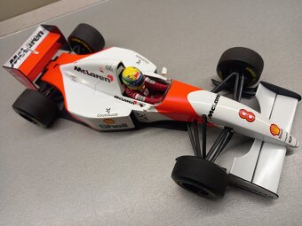 F1 MCLAREN FORD MP4/8 1993 AYRTON SENNA MINICHAMPS 1:18 - 6