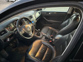 Volkswagen Jetta - 6