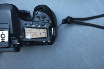 Canon EOS 80D - 6