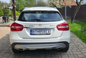 Mercedes-Benz GLA 200 d 4MATIC A/T - 6
