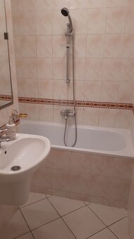 Prenajmeme kompletne zrekonštruovaný 3-izbový byt, Ružinov,  - 6