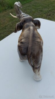 Velky mohutný slon RD - 6