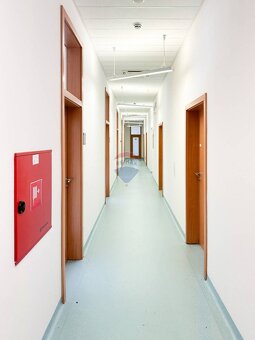 PRENÁJOM | Administratívny priestor s parkovaním na Skuteck - 6