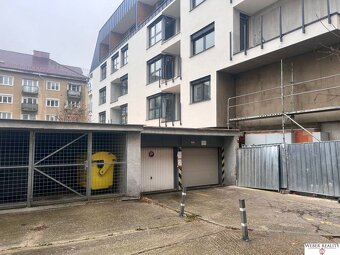 Garaz na Nivách (Liptovská ul.), vstup na ďiaľkové ovl.cena  - 6