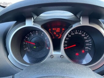 NISSAN JUKE 1,6 benzín - 6