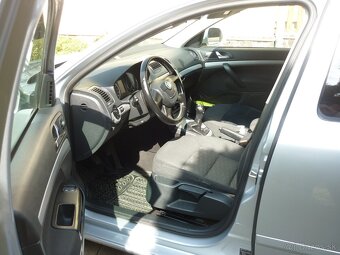 Škoda Octavia Combi 2.0 TDI CR DPF Ambiente - 6
