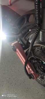 Predám výkonnú dvojmotorovú celoodpruženú elektrokolobežku - 6