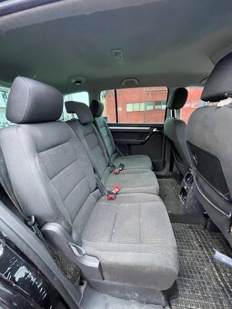 VW Touran 2.0 TDI - 6