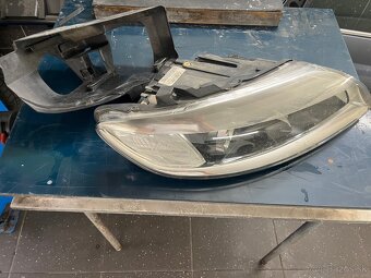 Svetla Audi q7 4L - 6