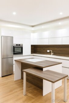 Kuchyne, vstavané skrine. - 6