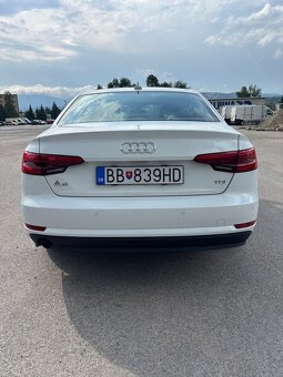 Audi A4 sedan 2.0 - 6