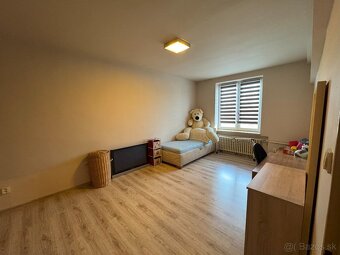 ZNIZENA CENA Trojizbový byt v centre mesta Veľký Krtíš - 6