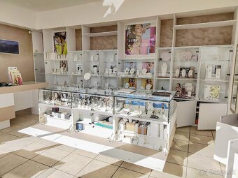 Luxusné predajné vitríny s LED osvetlením - 6