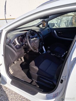 Predám Kia ceed sw 1.6 CRDi 96kw - 6