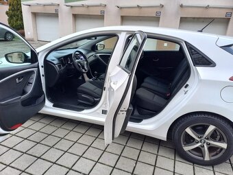 Hyundai i30 1.4 CRDi 66Kw 90ps ELEGANCE - 6