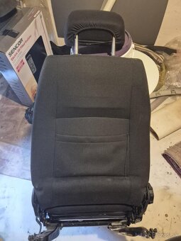 Predám zachovalé sedačky golf 4 - 6