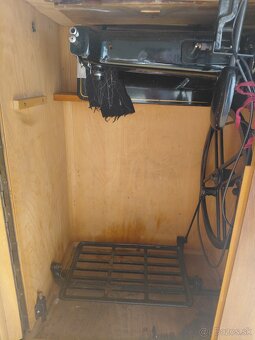 Starší šijací stroj ZETINA - 6