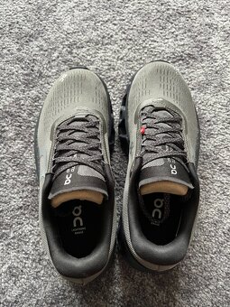 On Running, model Cloudmonster, velikost 37,5 šedé - 6