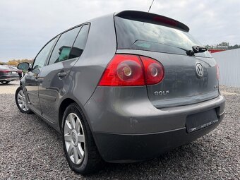 Volkswagen Golf 1.6 FSI Trendline - 6