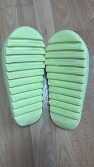 Yeezy Slides Glow - 6