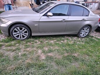 Bmw e90 318D - 6